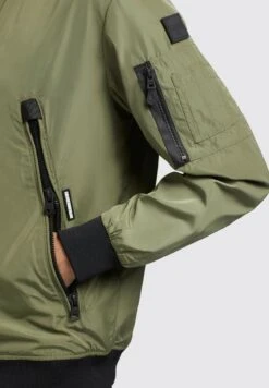 Khujo ASTILE2 - Bomberjacke - Olivgrün -Khujo 7f0272f37f694818808aeaa55bb2c546